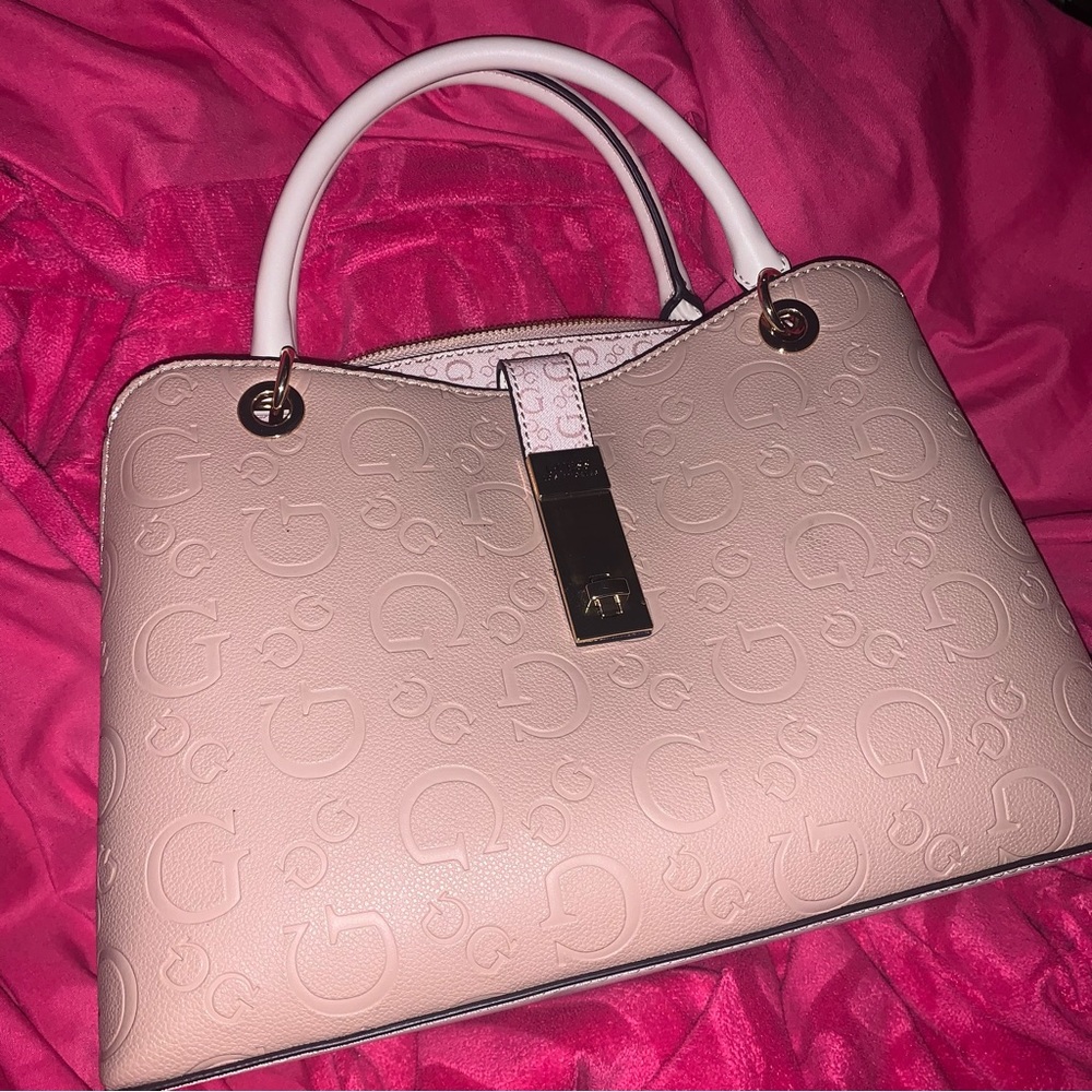 SALE❤️ 25% OFF NWOT GUESS Large tote-style bag